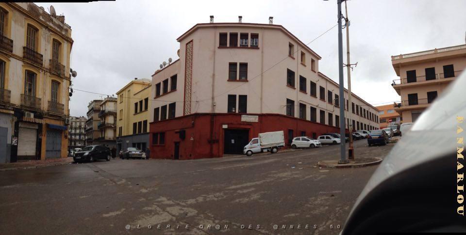 ORAN-Ecole Ferdinand Buisson Place du Colonel Bendaoud.jpg